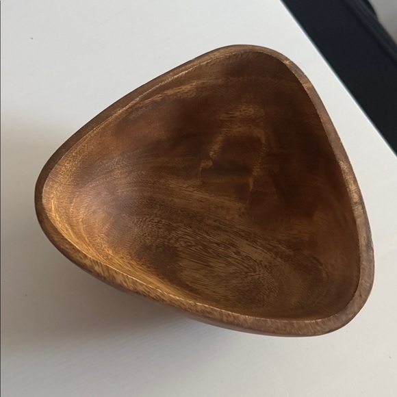 Rustic Triangular Shape Acacia Wood Bowl - Picture 2 of 5